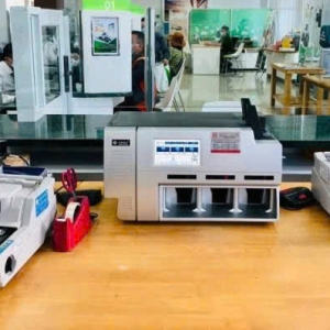 may-dem-tien-chinh-hang-nhap-khau-glory